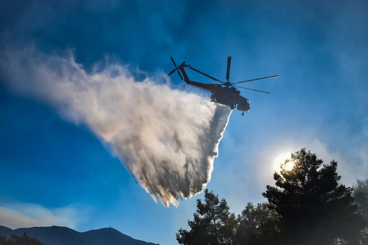 Waldbrände Griechenland - zwei Deutsche Start-ups bekämpfen und verhindern Großfeuer aus dem All