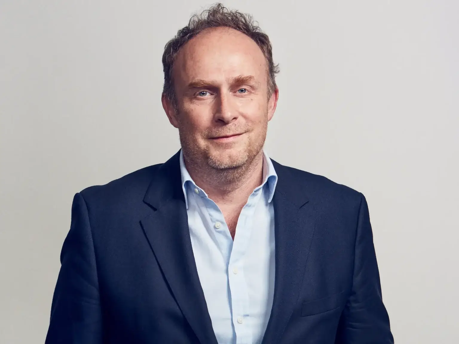 Was als exklusiver Concierge-Service in London begann, hat sich unter seiner Führung zu einem globalen Lifestyle-Management-Imperium entwickelt, das mittlerweile in 35 Büros weltweit vertreten ist.