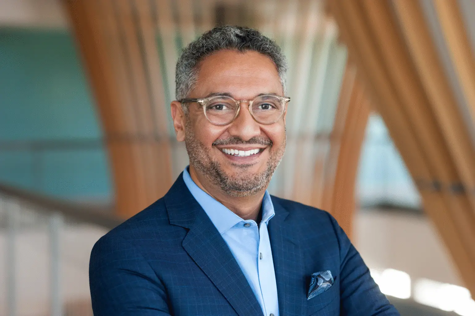 Francis deSouza, COO von Google Cloud, verkündete kürzlich stolz die beeindruckenden Zahlen: 58 Milliarden Dollar an neuen Umsatzverpflichtungen über die nächsten zwei Jahre – mehr als das Doppelte der aktuellen jährlichen Laufrate des Unternehmens.