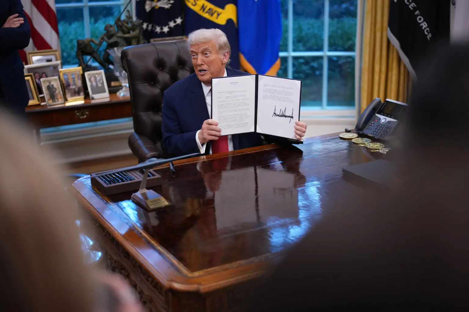 Präsident Trump hat gestern eine Executive Order unterzeichnet, die den Rahmen für einen TikTok-Deal schafft, der die Plattform unter amerikanische Kontrolle bringen soll.