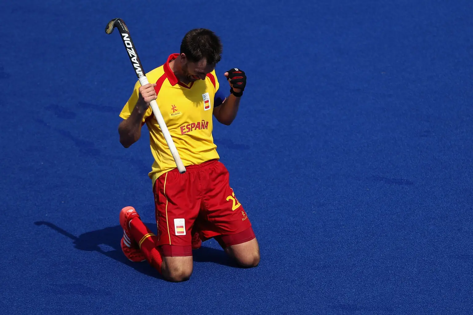 Vom olympischen Hockey-Feld direkt ins Zentrum des digitalen Sicherheitskampfes – Manel Terrazas Karriereweg ist alles andere als gewöhnlich. Der ehemalige Spitzensportler, der Spanien bei den Olympischen Spielen 2012 und 2016 vertrat, hat sich zu einem Pionier im Kampf gegen KI-Betrug entwickelt.