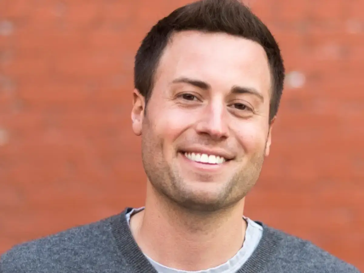 Jack Altmans Erfolgsgeschichte beginnt nicht beim Venture Capital, sondern als Unternehmer. Als Mitgründer und CEO baute er Lattice zu einer führenden HR-Plattform mit einer Bewertung von über 3 Milliarden Dollar auf. Diese Bewertung wurde im Januar 2022 nach einer $175 Millionen Series F Finanzierungsrunde erreicht. Diese praktische Erfahrung beim Aufbau eines Unicorns verschafft ihm einen entscheidenden Vorteil gegenüber traditionellen Investoren: Er kennt die Herausforderungen von Gründern aus erster Hand.