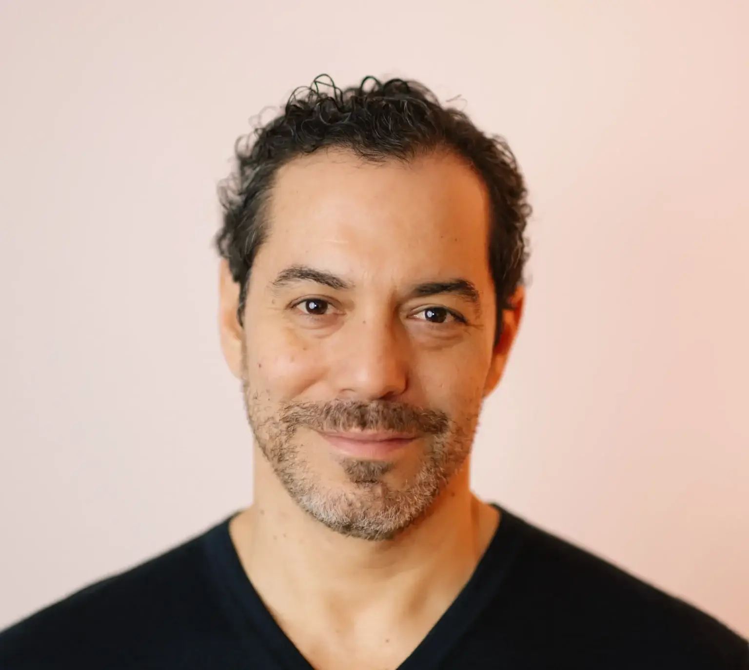Paid, ein innovatives Start-up unter der Führung von Manny Medina, hat eine überzeichnete Seed-Finanzierungsrunde von 21,6 Millionen Dollar unter Führung von Lightspeed abgeschlossen – und zwar für eine Idee, die den gesamten Markt umkrempeln könnte.
