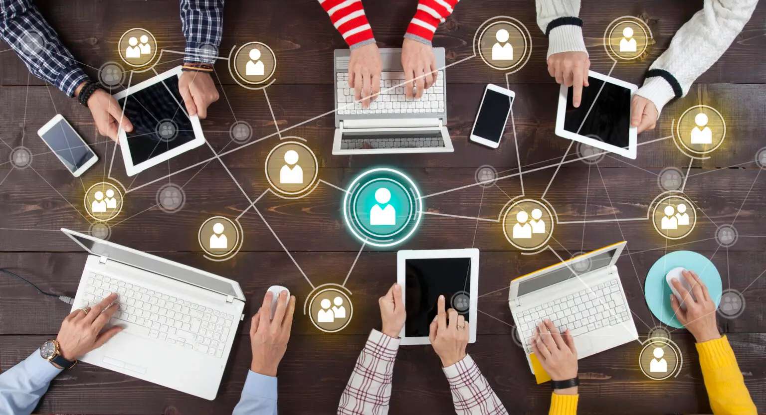 Was genau macht ein regionales Medienökosystem aus? Im Kern handelt es sich um ein komplexes Netzwerk aus lokalen Medienformaten wie Lokalzeitungen, Radiosendern und regionalen Online-Portalen, die mit Medien-Start-ups, Hochschulen, lokalen Unternehmen und zivilgesellschaftlichen Initiativen interagieren. Diese Konstellation unterscheidet sich fundamental von nationalen oder internationalen Medienlandschaften – nicht nur durch den offensichtlichen lokalen Bezug, sondern vor allem durch die unmittelbare Nähe zur Bevölkerung und die tief verwurzelten kulturellen und wirtschaftlichen Kontexte.
