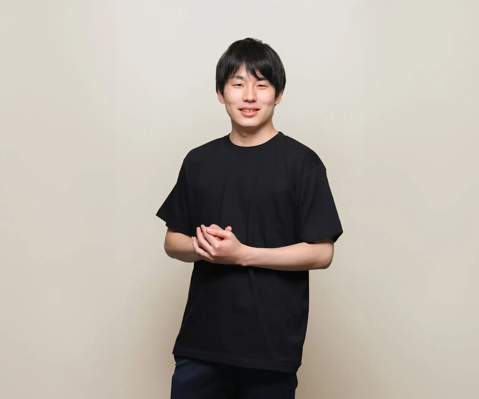 LayerX hat sich seit seiner Gründung 2018 durch CEO Yoshinori Fukushima – einem Serienunternehmer mit starkem Machine-Learning-Hintergrund von der Universität Tokio – rasant entwickelt. Was als Blockchain-fokussiertes Startup begann, hat sich zu einem KI-Kraftpaket für Workflow-Automatisierung gewandelt. Besonders bemerkenswert: Der Kundenstamm ist in nur wenigen Jahren auf über 15.000 Unternehmen angewachsen.