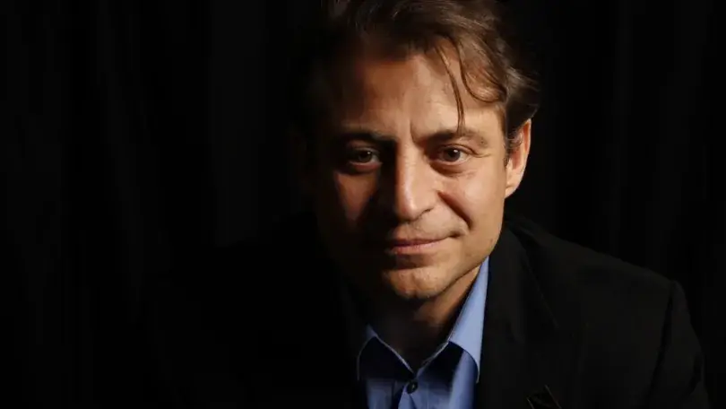 Das 10x-Prinzip von Peter Diamandis, dem Gründer der Singularity University, verändert die Spielregeln fundamental: Statt inkrementeller Verbesserung geht es um disruptive Neuerfindung.