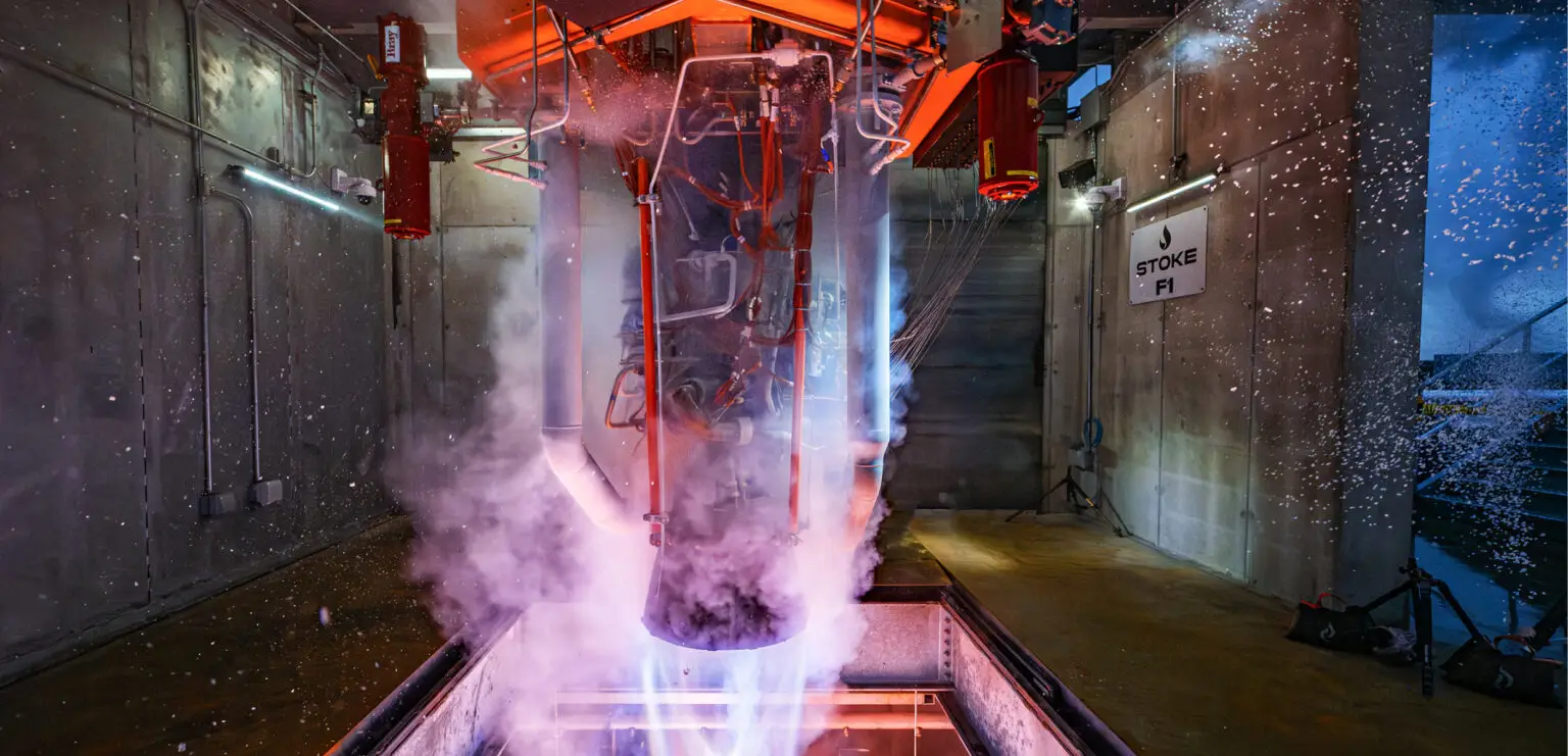 Gegründet 2019 von den ehemaligen Blue Origin-Ingenieuren Andy Lapsa und Tom Feldman, hat sich Stoke Space in Rekordzeit zu einem ernstzunehmenden Player in der Raumfahrtbranche entwickelt. Das Unternehmen mit Sitz in Kent, Washington, verfolgt eine klare Mission: die Entwicklung vollständig wiederverwendbarer Raketen für häufige, kostengünstige Raumfahrtmissionen.