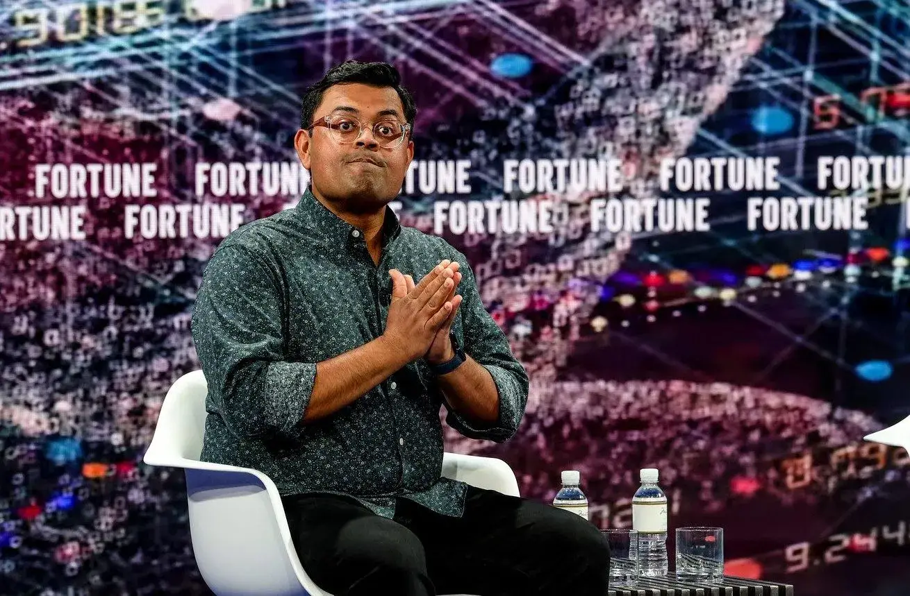 Die 5X-Ansage von Meta-Manager Vishal Shah elektrisiert die Tech-Welt: Mitarbeiter der Metaverse-Abteilung sollen künftig fünfmal produktiver arbeiten – nicht durch Mehrarbeit, sondern durch smarten KI-Einsatz.
