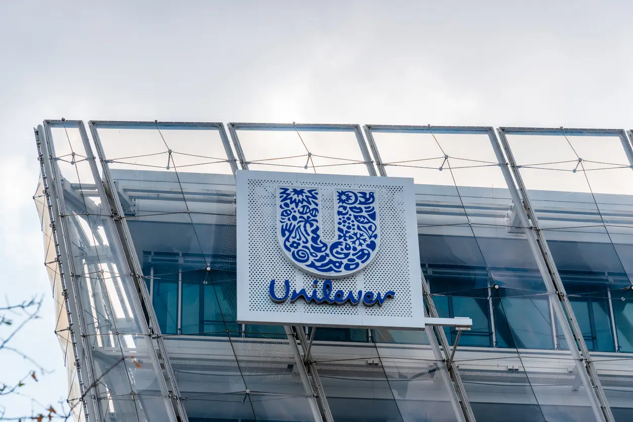 Kulturelle Relevanz in Echtzeit erfassen und in überzeugende Markenbotschaften umwandeln – Unilever transformiert sein globales Marketing mit einem revolutionären Ansatz.