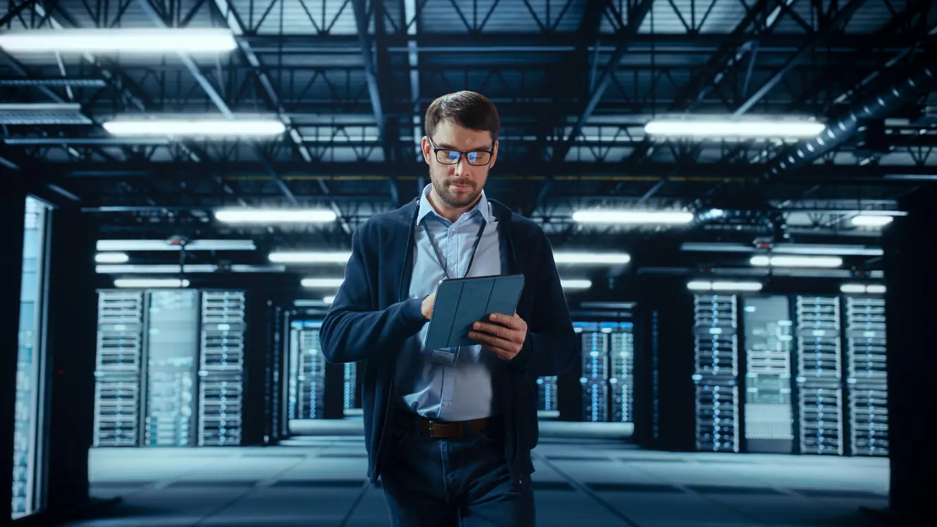 Während viele Unternehmen noch über KI-Strategien nachdenken, hat Salesforce bereits eine komplette Neuausrichtung vollzogen: Algorithmen übernehmen zentrale Steuerungsfunktionen, verändern Entscheidungsprozesse und schaffen neue Organisationsstrukturen.