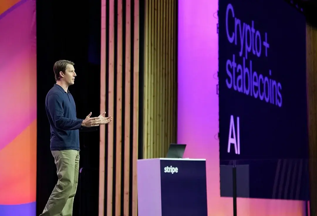 Ein API-First-Ansatz ist keine technische Finesse mehr – er ist der Turbo für Milliardenunternehmen. Stripe hat es vorgemacht: Mit einer entwicklerfreundlichen Schnittstelle, die komplexe Zahlungsprozesse in wenige Codezeilen verpackt, verarbeitet der Fintech-Gigant heute 1,4 Billionen US-Dollar jährlich.
