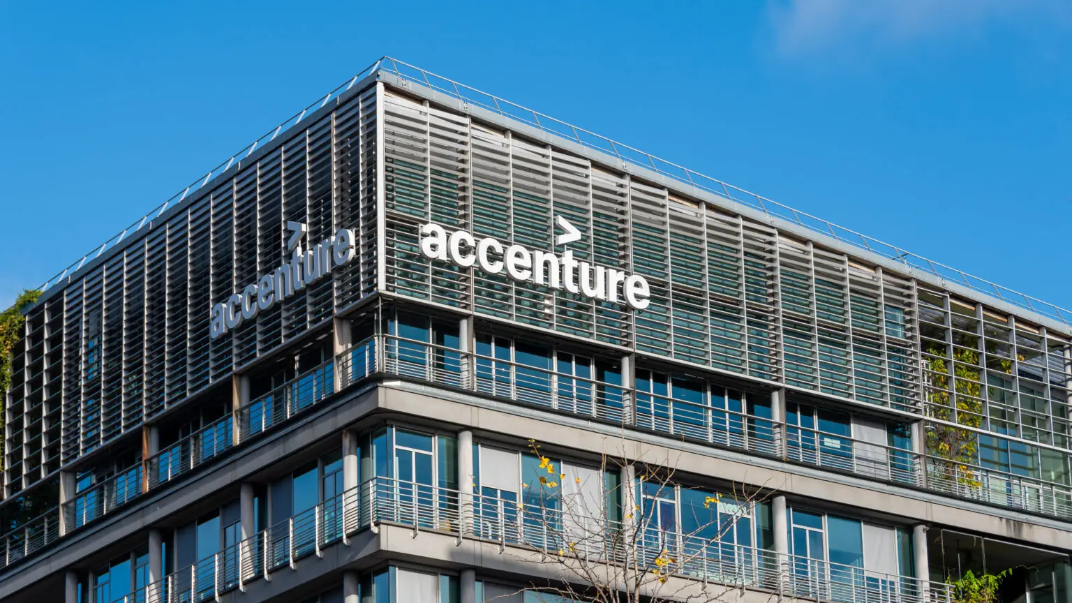 Accenture setzt auf AI-Offensive: Wie Beratung, Projekte und Prozesse neu gedacht werden