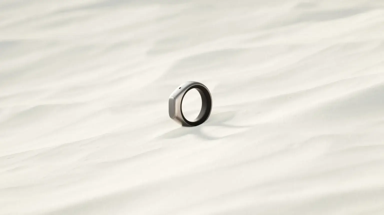 it dem Stream Ring präsentiert das New Yorker Start-up Sandbar einen smarten Ring, der die alltägliche Produktivität revolutionieren könnte.