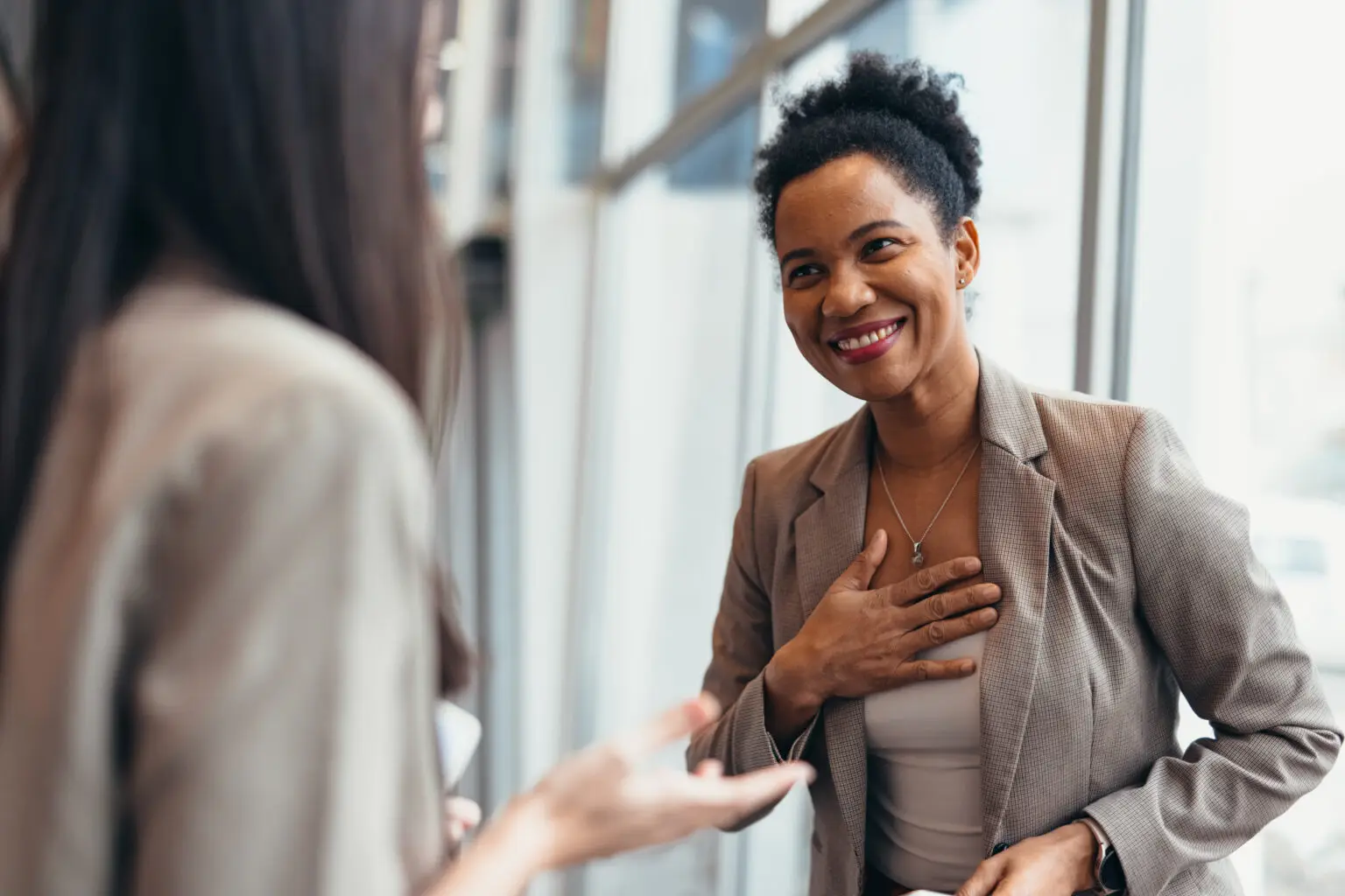 Menschlichkeit als Erfolgsfaktor: Wie empathische Führung Teams loyaler, kreativer und produktiver macht