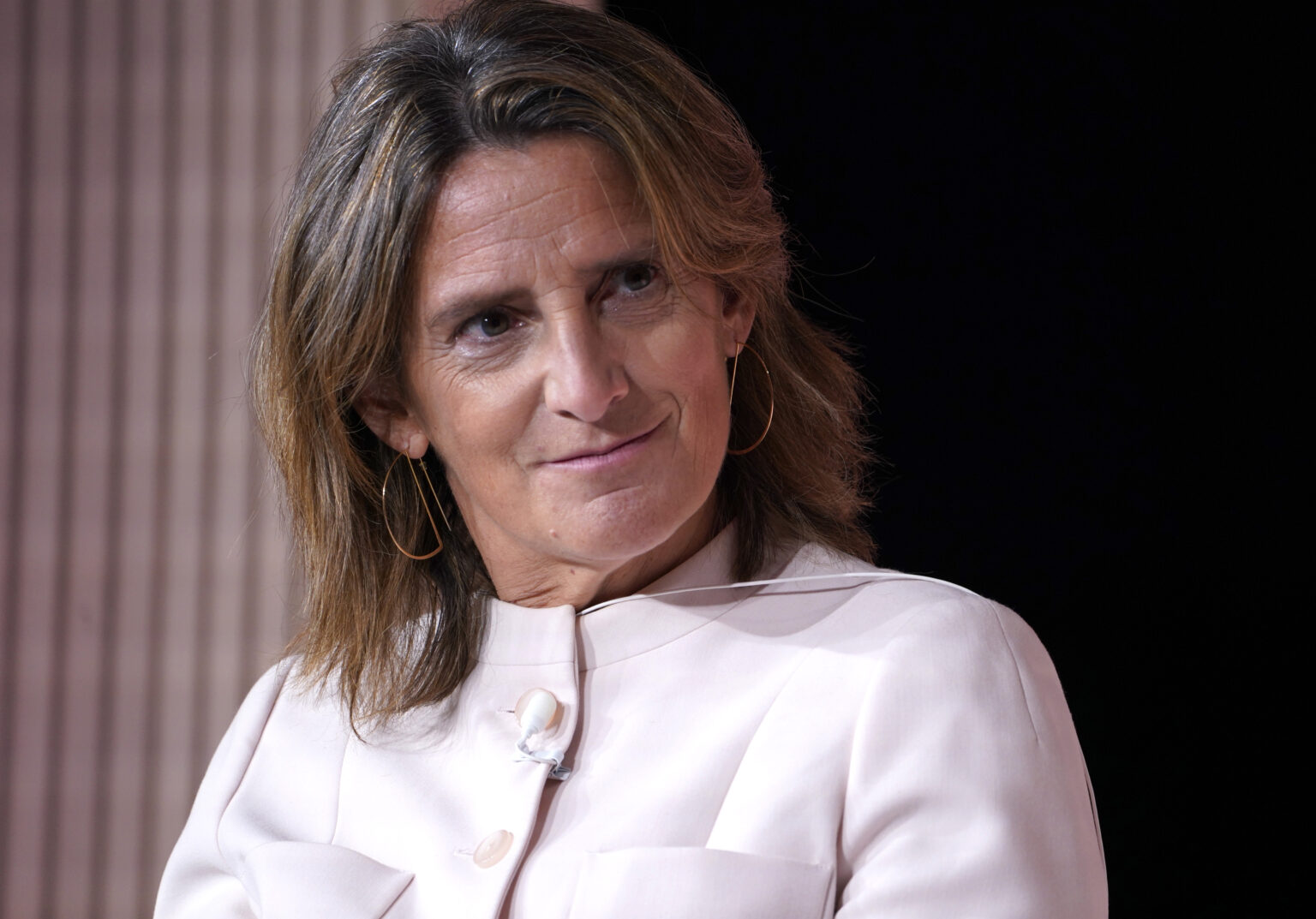 Teresa Ribera, die neu ernannte EU-Executive-Vicepresident für sauberen und wettbewerbsfähigen Wandel, macht mit diesem Verfahren ihre erste große Tech-Intervention.