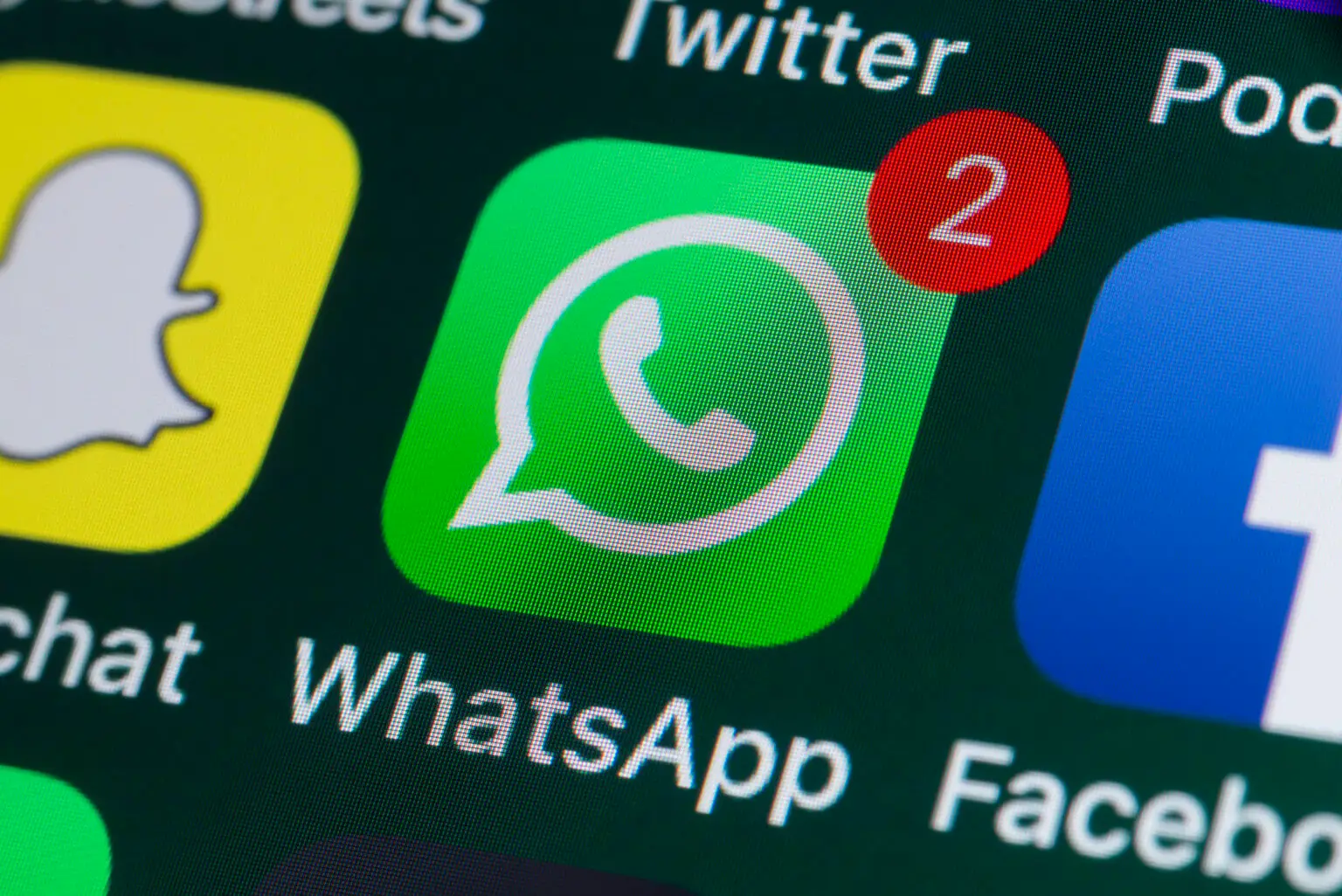 Die italienische Kartellbehörde AGCM zwingt Meta, Vertragsbedingungen auszusetzen, die konkurrierende KI-Chatbots aus WhatsApp ausschließen.