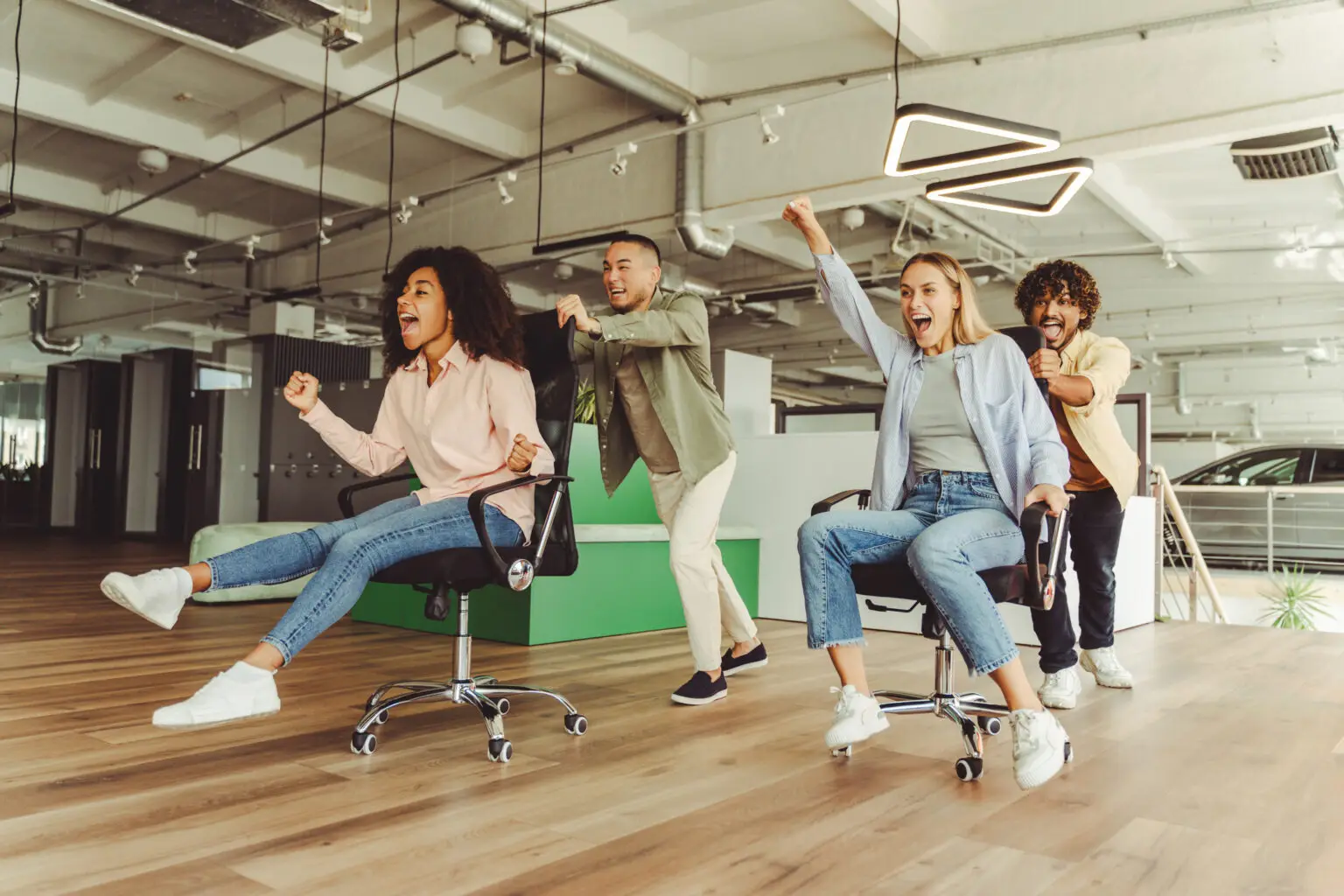 Im ersten Halbjahr 2025 entstanden 1.500 neue Startups in Deutschland – ein Anstieg von 9 Prozent gegenüber dem Vorjahreszeitraum. Erstmals seit 2021 könnte die Marke von 3.000 Neugründungen pro Jahr wieder überschritten werden. Sachsen, Bayern und NRW treiben das Wachstum, während Software- und Food-Startups besonders stark zulege